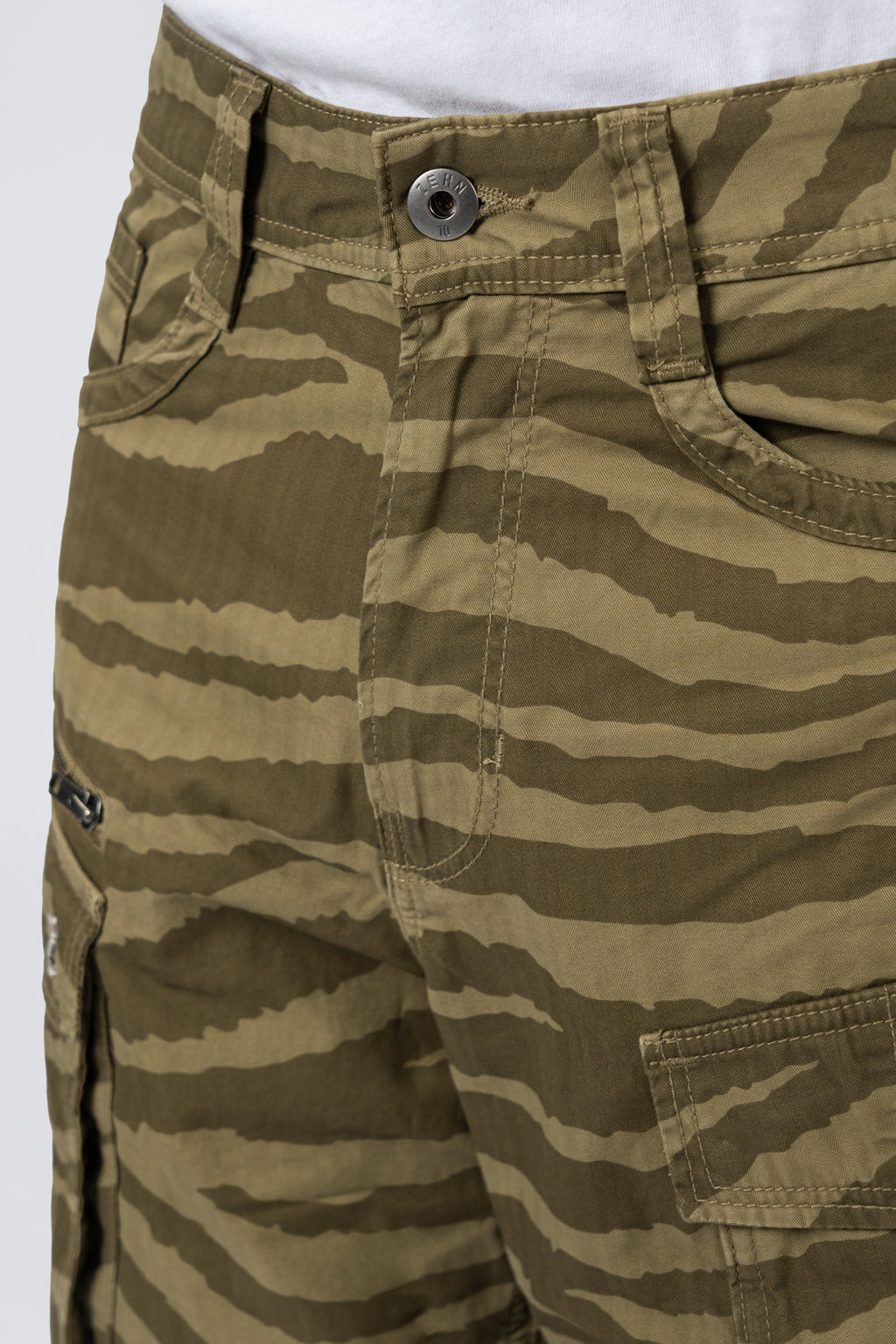 Outpost - Performance Cargo Shorts